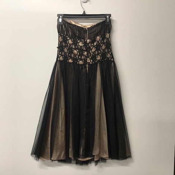 White House Black Market Black Lace Strapless sz 4 - Picture 2 of 8